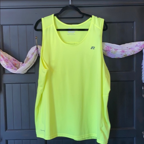 russell training fit sleeveless shirt